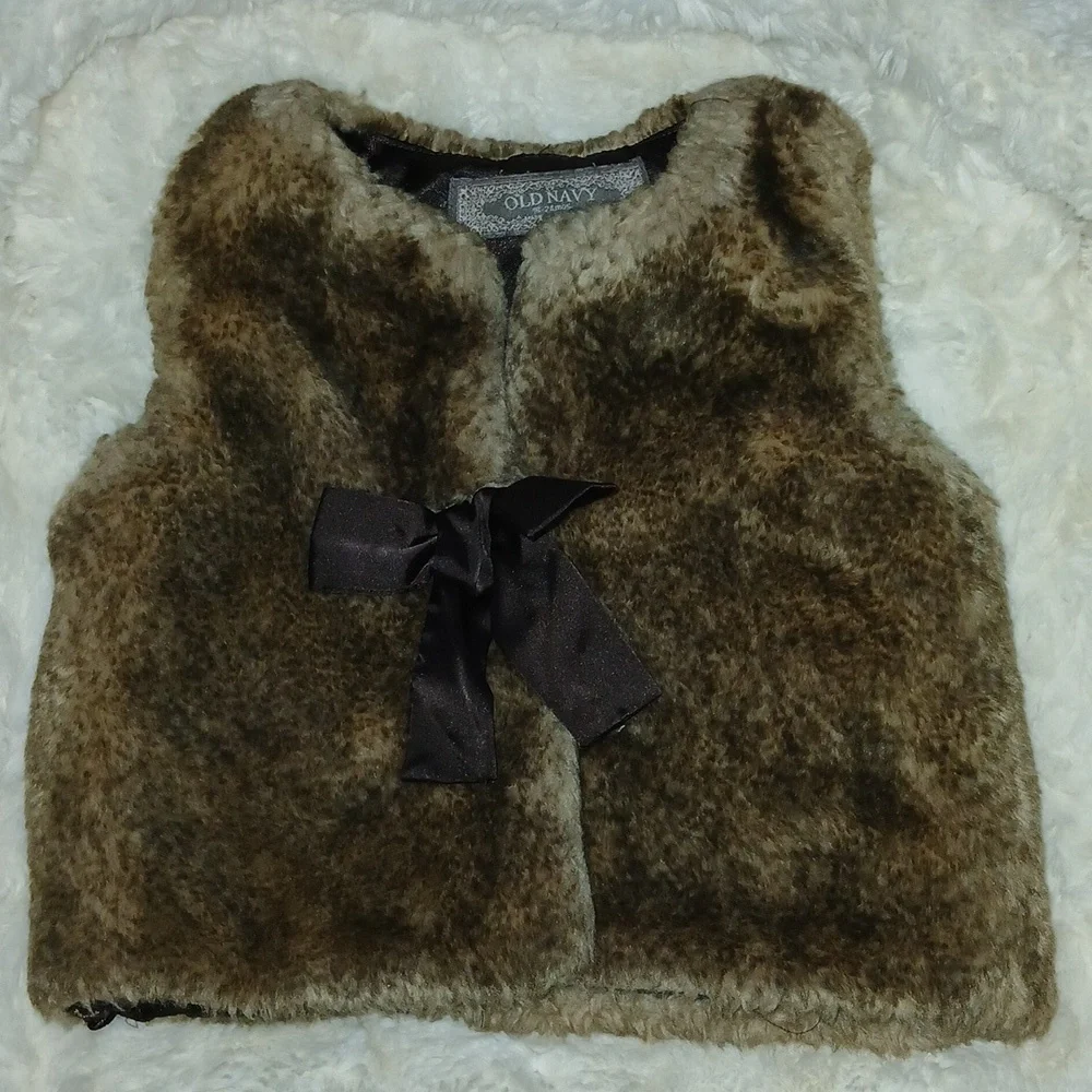Old Navy Brown Faux Fur Toddler girl Vest Size 18 - 24 months